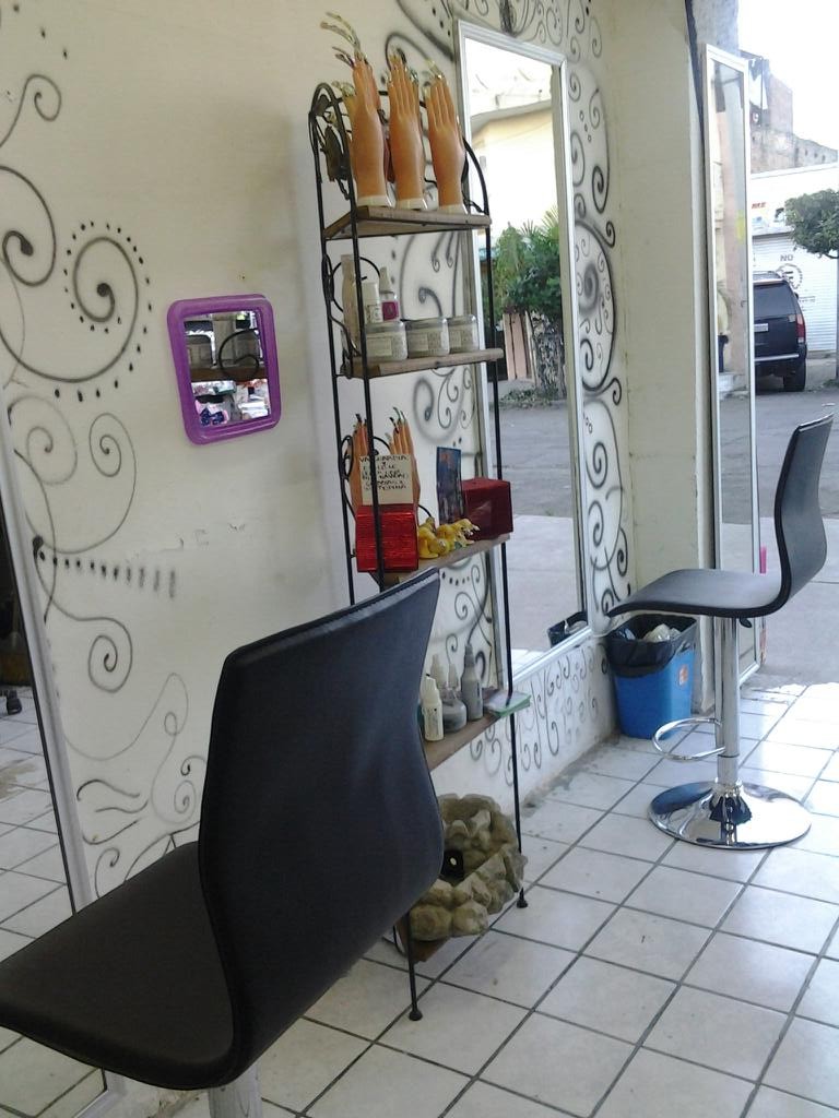 Maktub Studio Salon Interior y Cabinas de Belleza